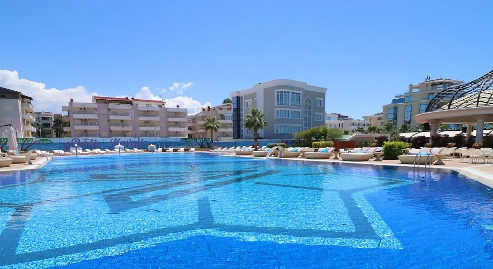 Porta Kavalja Resort Golem