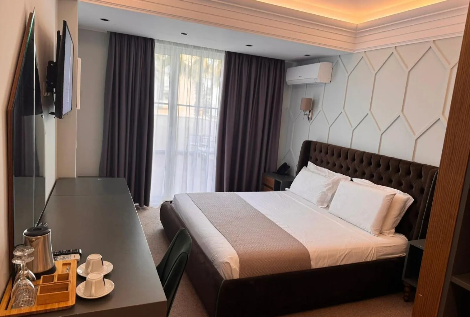 Porta Kavalja Resort Golem  Hotell Golem (Tirana)
